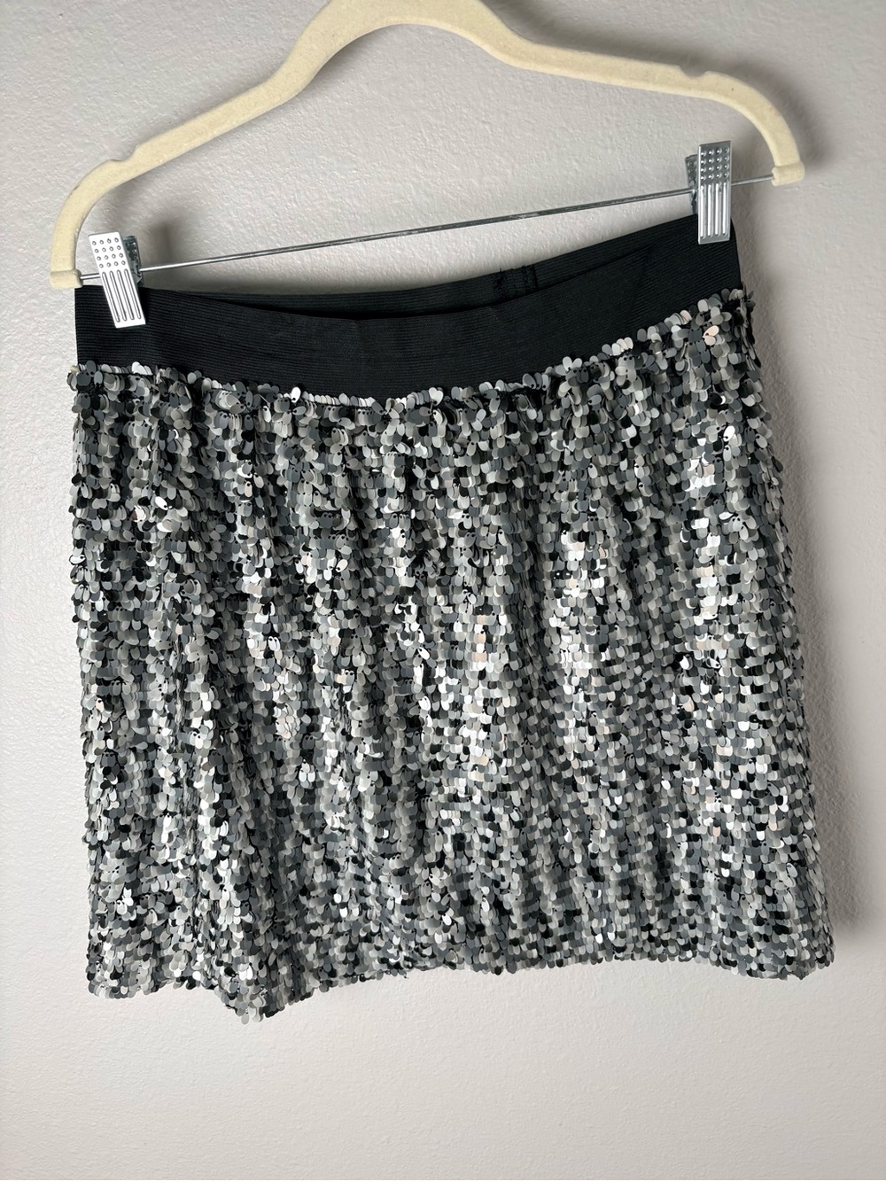 Romeo & Juliet Couture Silver & Black Sequin Mini Skirt Womens Size M